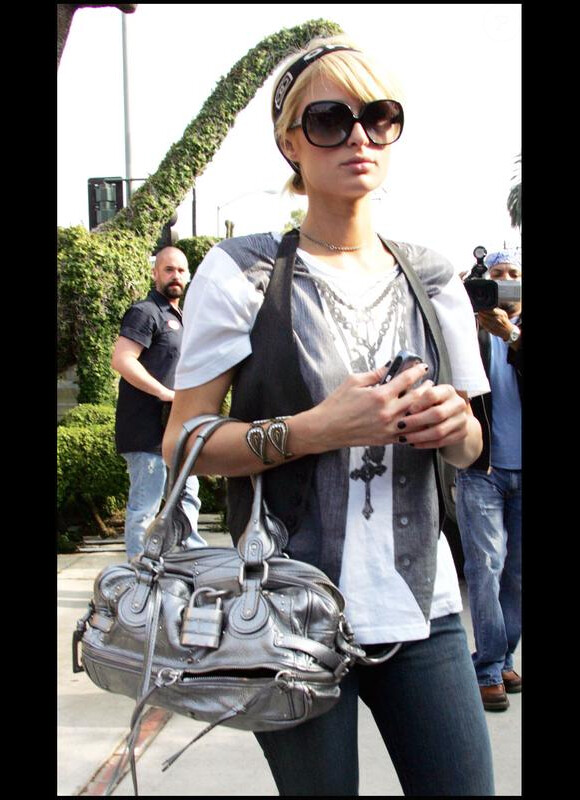 Paris Hilton avec son sac Paddington Chloe ©PurePeople